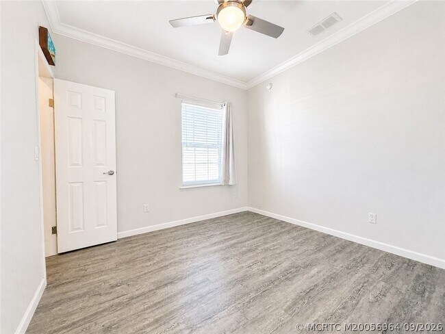 Building Photo - 252 NE Ebbtide Way