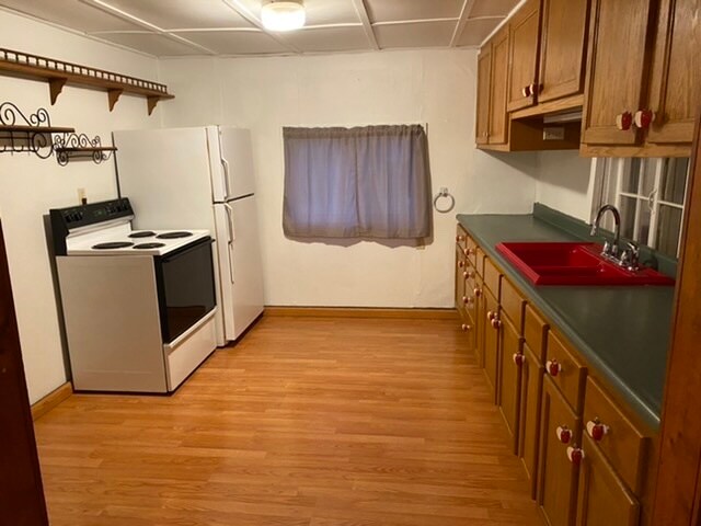 Kitchen - 321 E Main St