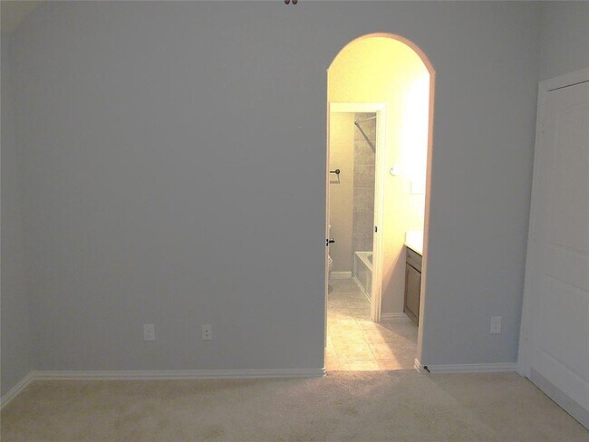 Building Photo - 13902 Desert Trace Ct