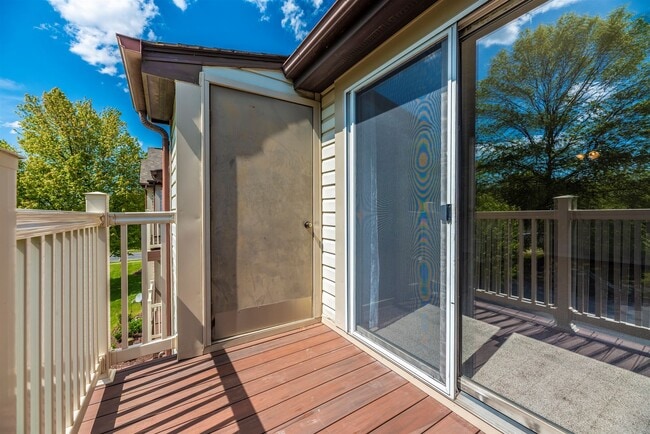 Building Photo - Condo Close to Downtown Frederick
