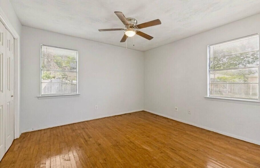 Building Photo - 10125 Muskogee Dr