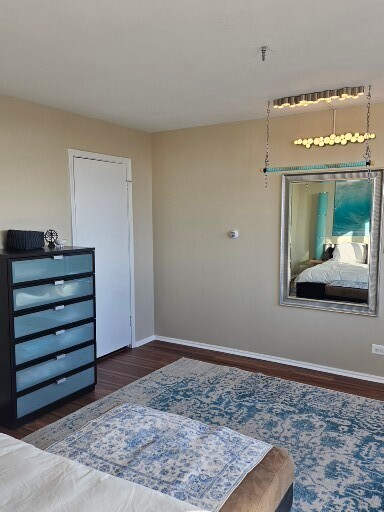 Building Photo - 6325 N Sheridan Rd