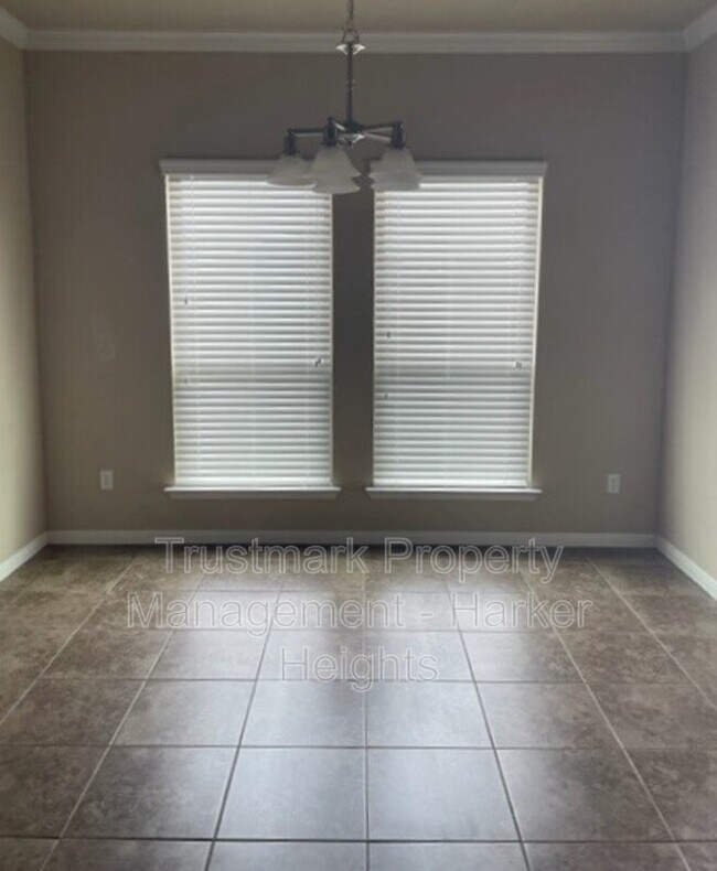Building Photo - 8121 Iron Gate Dr
