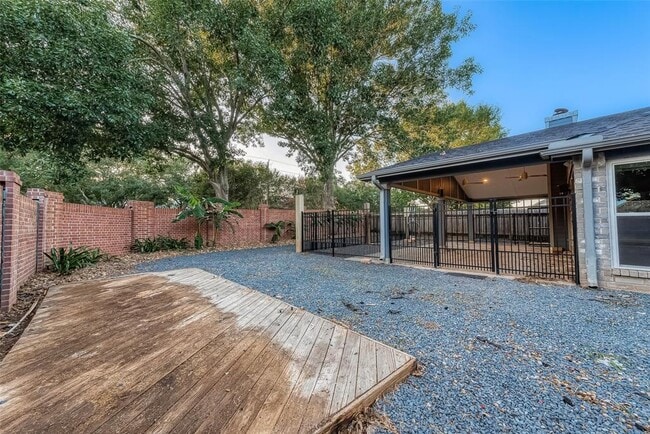 Building Photo - 2122 Courtshire Ln