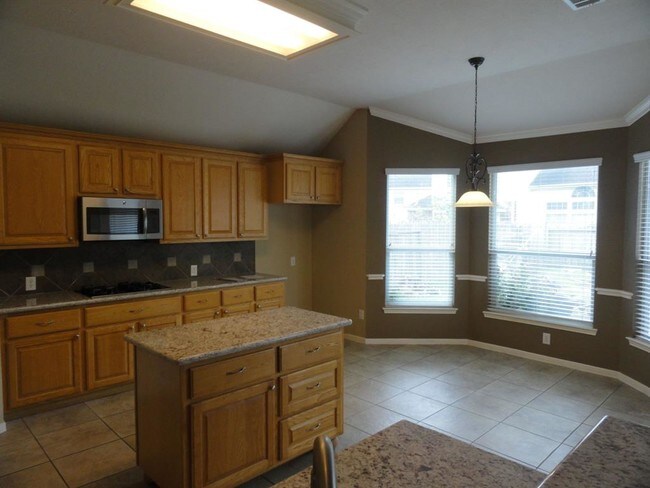 Building Photo - 6310 Canyon Chase Dr