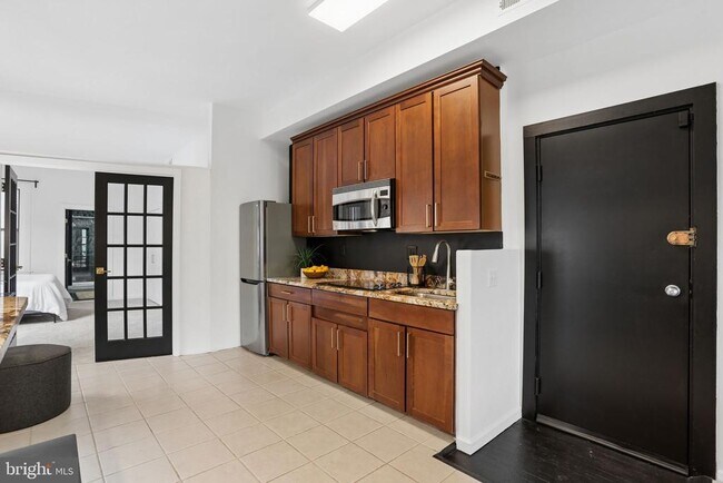 Building Photo - 1605 7th St NW