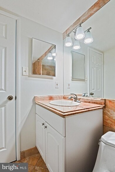 Building Photo - 7857 Enola St