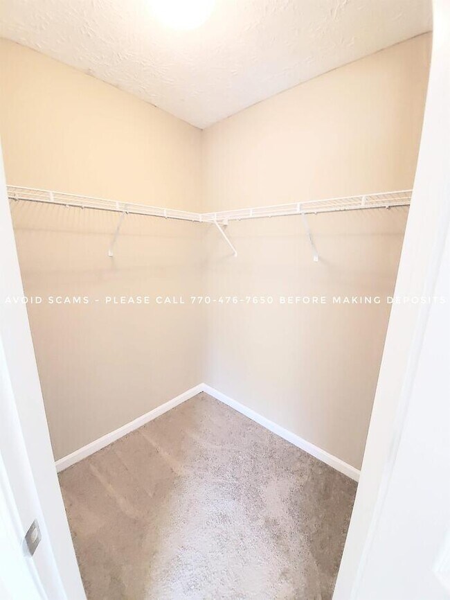 Building Photo - 4153 Park Chase Dr