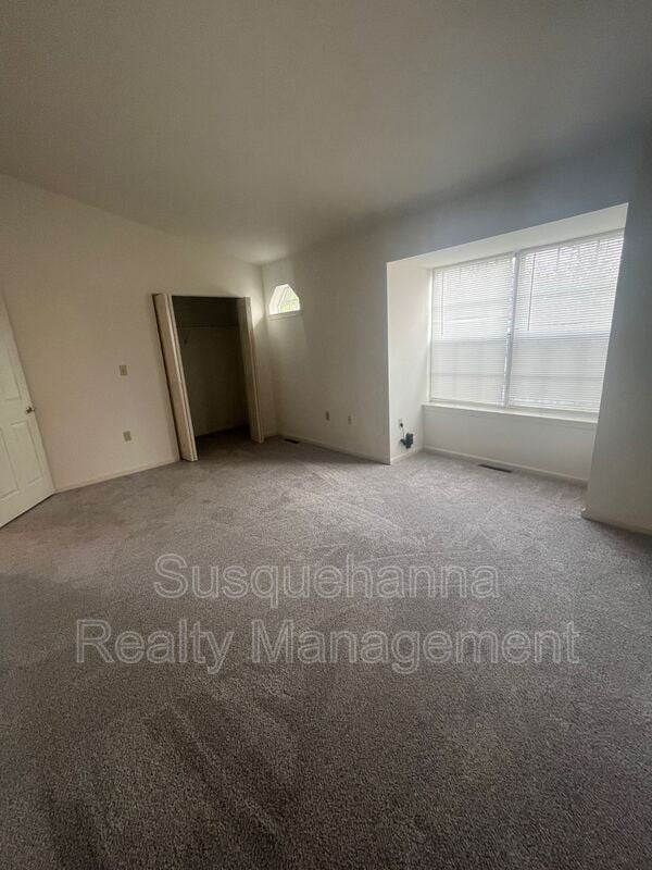 Building Photo - 68 Shady Ln