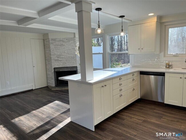 Building Photo - 115 Seir Hill Rd