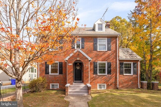 Building Photo - 6403 40th Ave