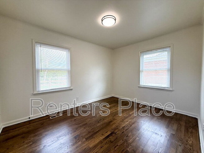 Building Photo - 2215 S Winston Ave