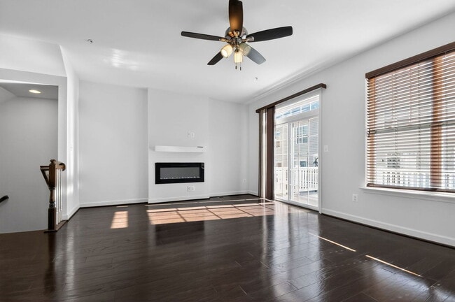 Building Photo - 7419 Wood Mdw Wy