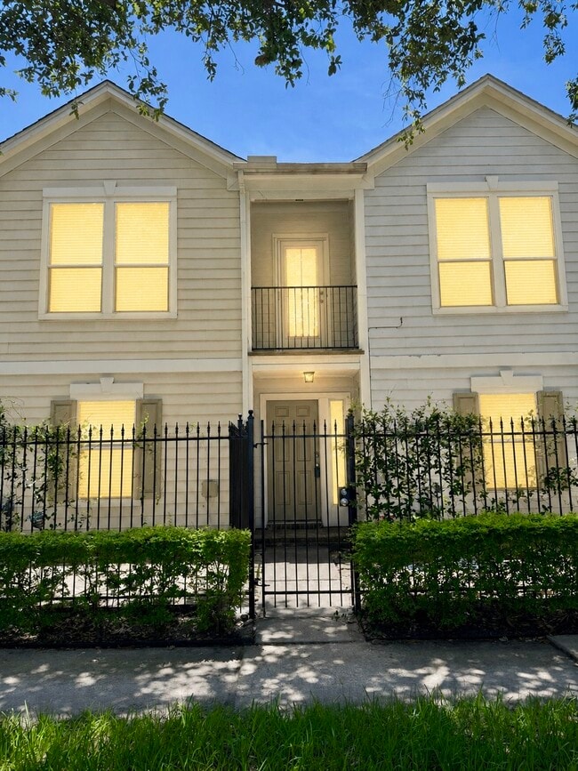 Building Photo - 1828 Wheeler Ave