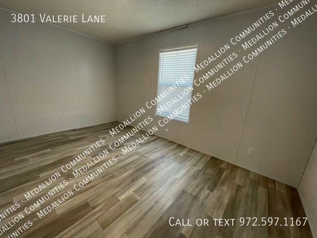 Building Photo - 3801 Valerie Ln