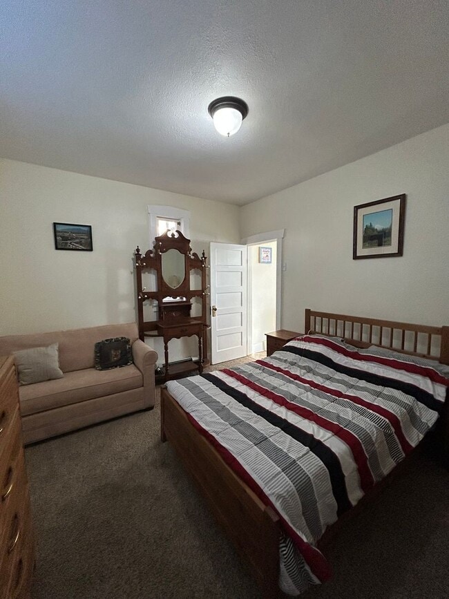 Building Photo - 410 N Washington St