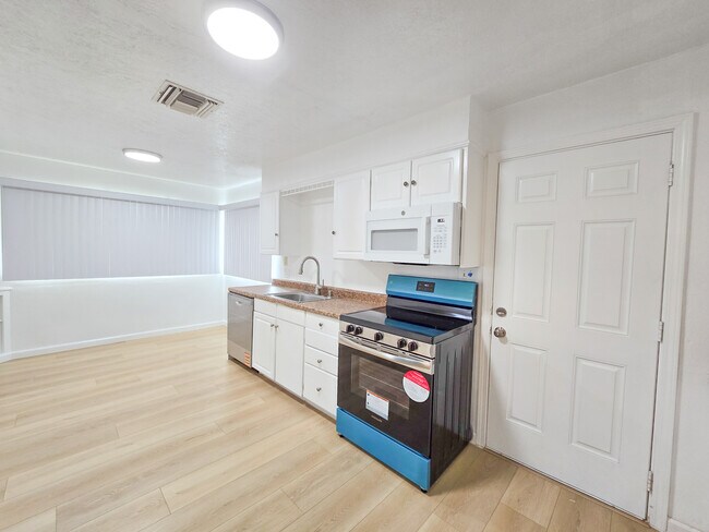 Building Photo - 7140 Chris Ave