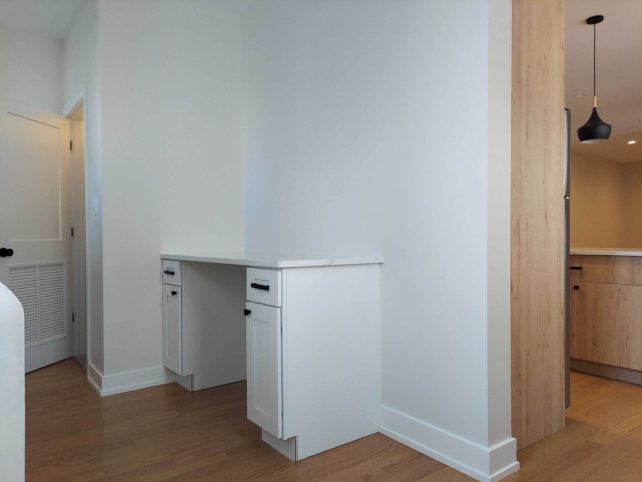 Building Photo - 4953 N Oakley Ave