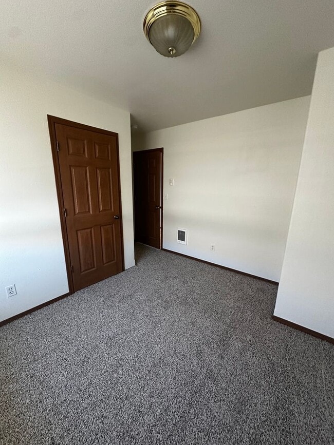 Building Photo - *Move In Special, Half off Rent! (See ad for details)*3 Bedroom Home!
