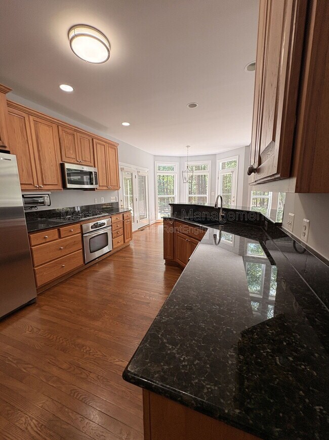 Building Photo - 10802 Cedar Creek Dr