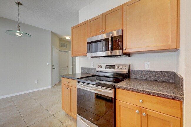 Building Photo - 9516 SW Flowermound Cir
