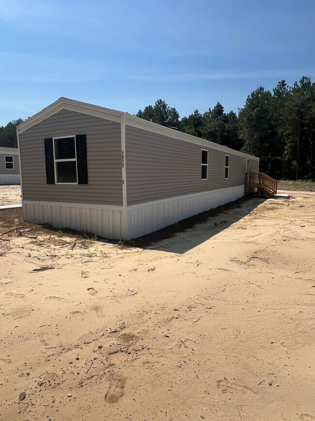 Building Photo - New! Move In Ready & Close to Downtown Aynor!