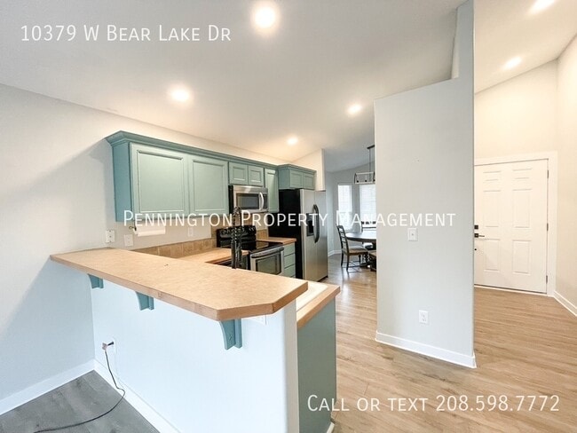 Building Photo - 10379 W Bear Lake Dr