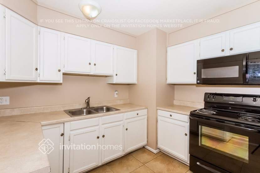 Building Photo - 3191 W 94th Ave