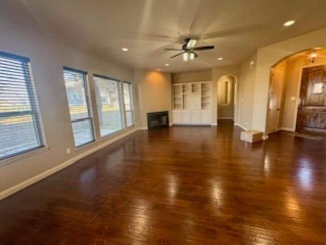 Building Photo - 3327 Bay W Blvd