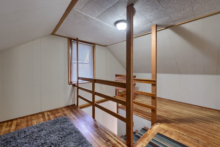 Building Photo - 123 N Spruce St