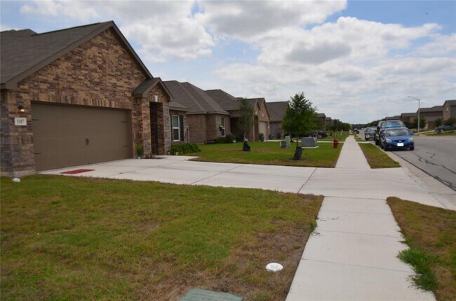 Building Photo - 1187 Amy Dr