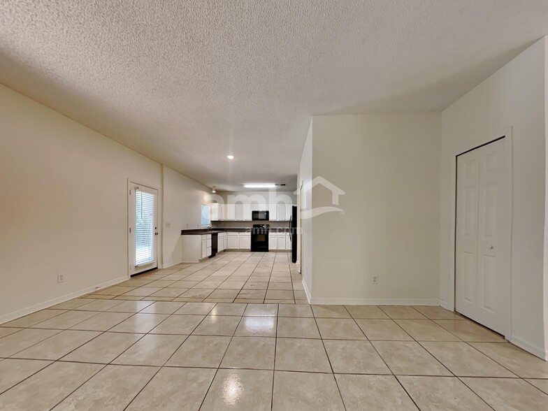 Building Photo - 2613 Fox Creek Dr