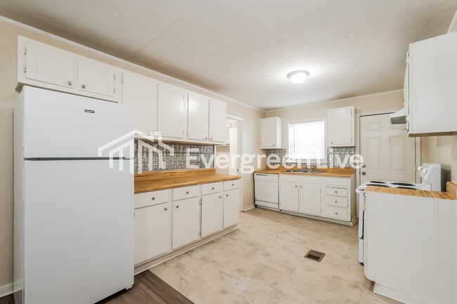 Building Photo - 119 Martin Rd