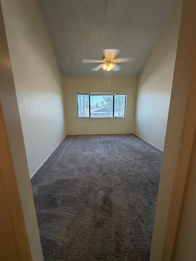 Building Photo - 2040 S Longmore