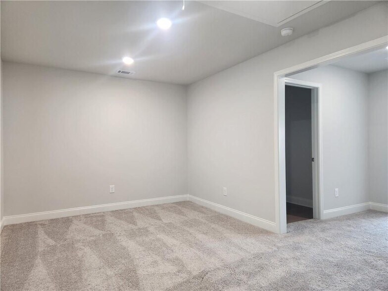 Building Photo - 2765 Apperson Way