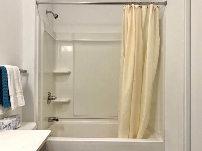 Building Photo - 542 Boulevard NE