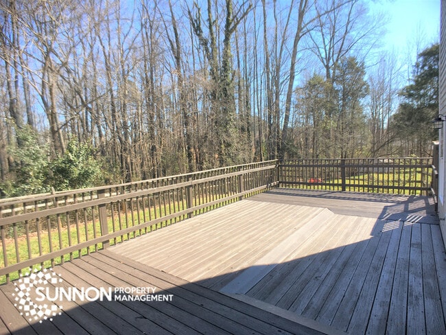 Building Photo - 4 Bed 2.5 Bath in Woodstone with Fenced Yard