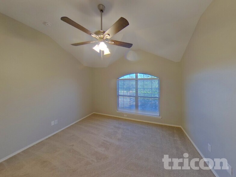 Building Photo - 521 Sandy Ln