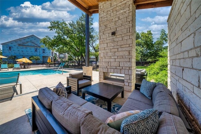 Building Photo - 13504 Cibolo Trace