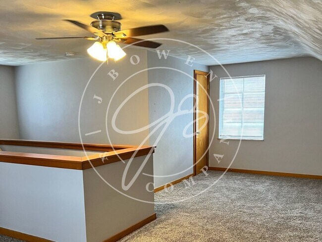 Building Photo - Beautiful 3 bedroom brick home in South Toledo