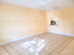 Building Photo - 17255 SW 95th Ave