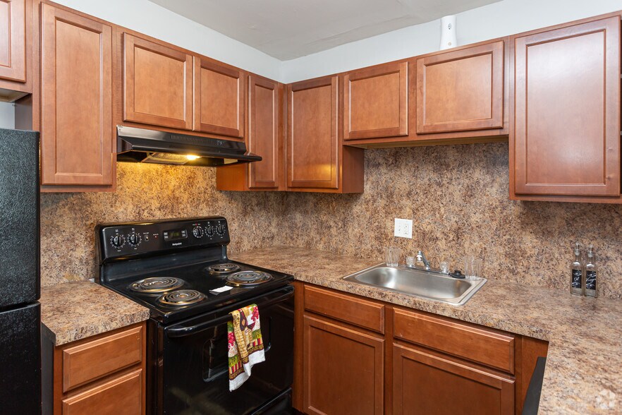 Savoy Plaza 600 Wooddale Blvd Baton Rouge LA 70806 Apartment Finder