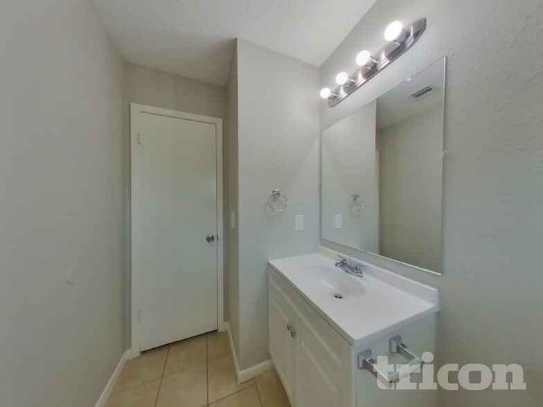 Building Photo - 11054 Spottswood Dr