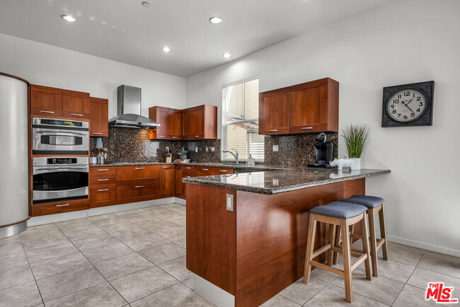 Building Photo - 6532 S Para Way