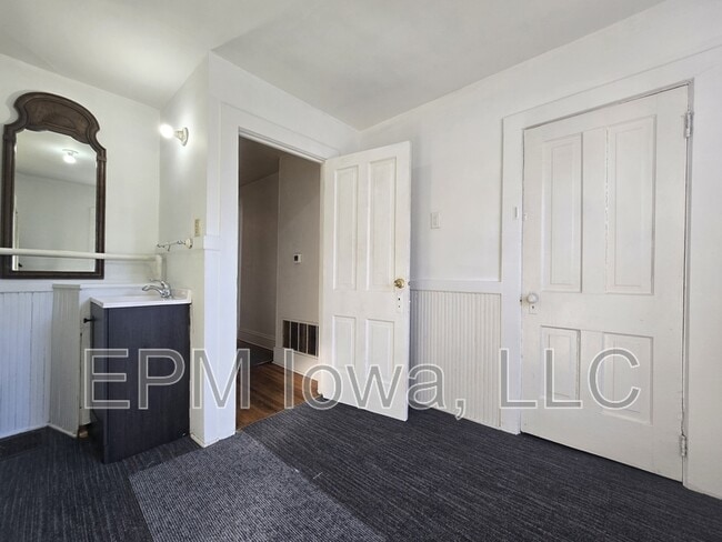 Building Photo - 1424 1/2 Grant Avenue