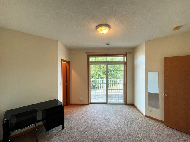 Building Photo - West Ames 1-Bedroom Condo - Garage Included
