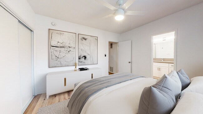 Building Photo - 16721 Sherman Way