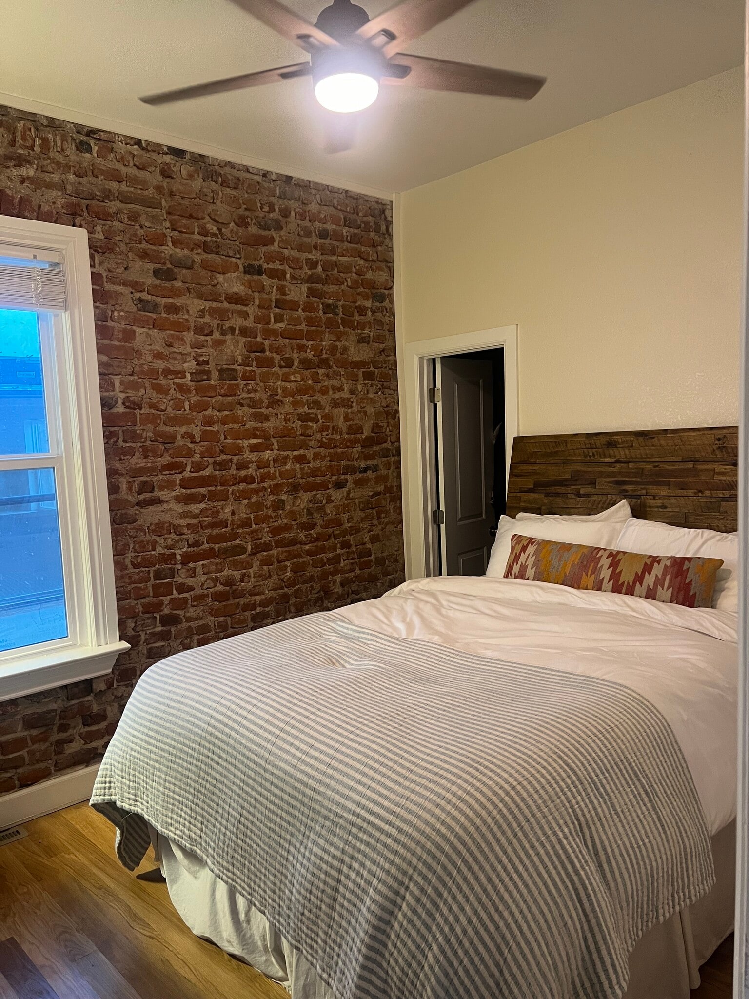 Building Photo - 4127 Wyandot St