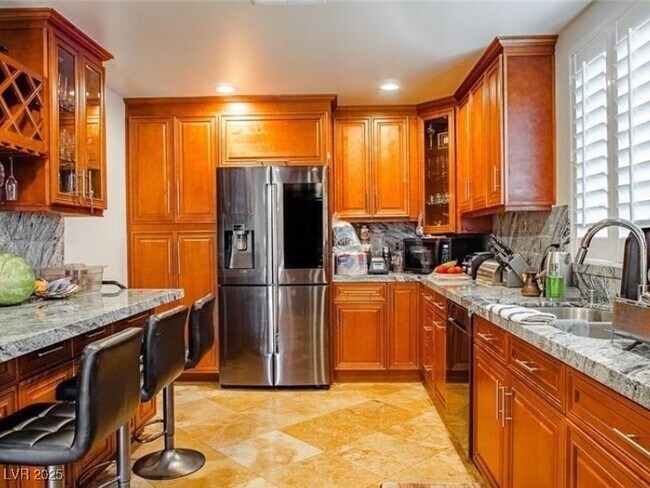 Building Photo - 5033 Saluda Cir