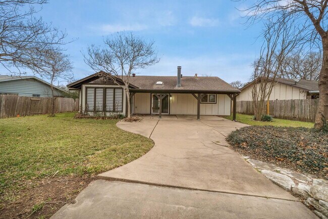 Building Photo - 2515 Berkett Dr